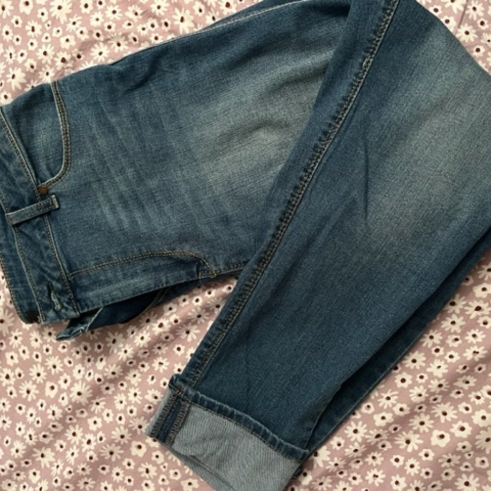 NWOT 1822 Denim Cuffed Skinny Jean!